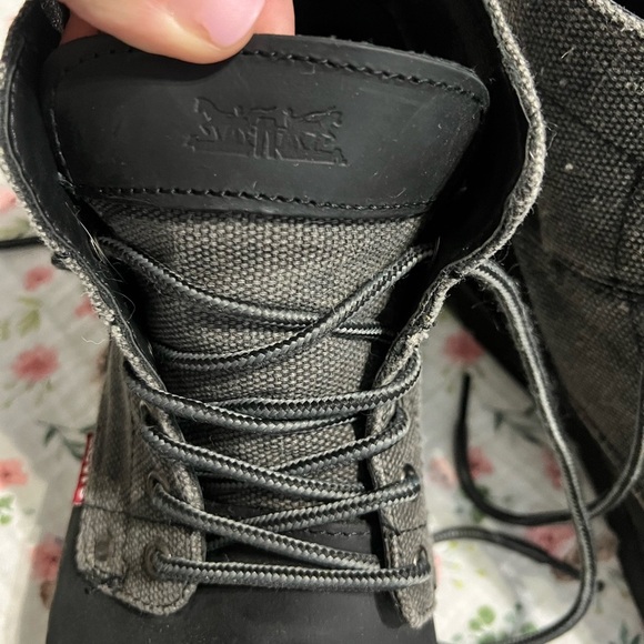 Levi's Men's Black and Gray Boots - Picture 7 of 9